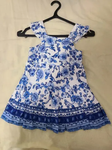 Vestido infantil azul com estampa de flores marca Pink & Violet tam 3T usado 1 vez