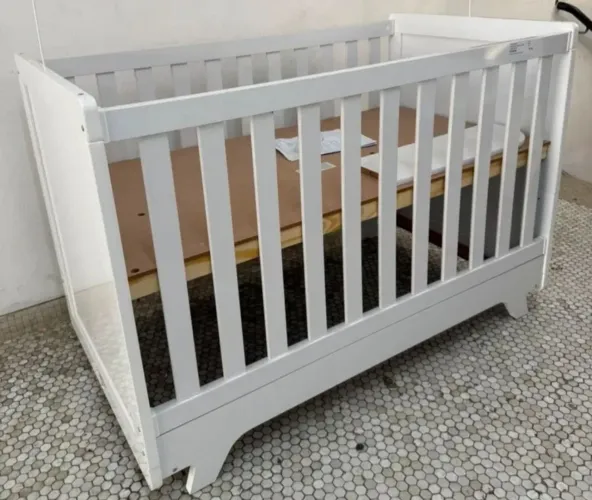Berço retro em MDF 2 em 1 branco