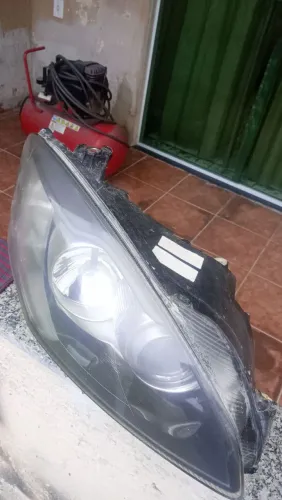 Vendo farol do Idea do lado carona