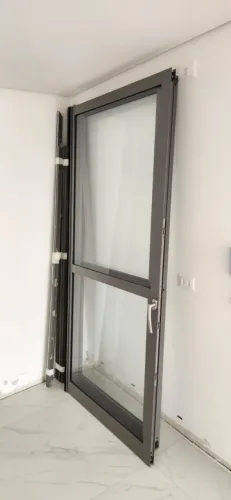 Esquadria de alumínio em excelente estado