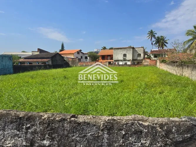 Piratininga, Área com 1500m², Plano, Murado 50 Metros da praia.