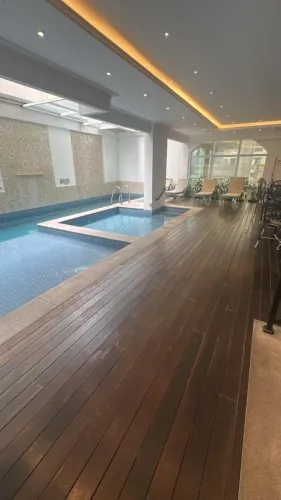 Apartamento 4 Suítes Mobiliado e Decorado vista mar na Meia Praia em Itapema