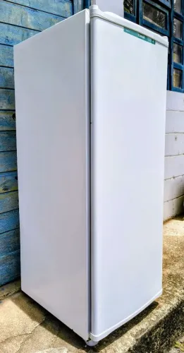 Freezer vertical Consul de 121L