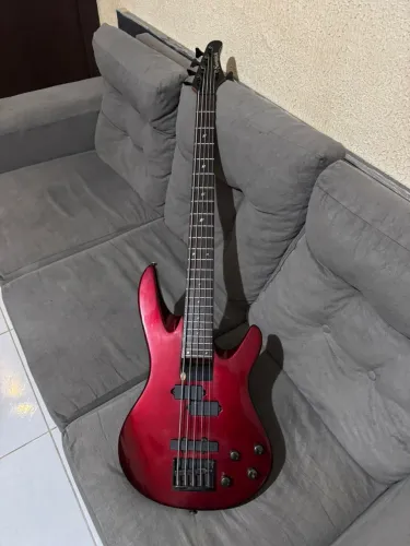 Baixo samick artist séries com circuito EMG bts e captação EMG PJ