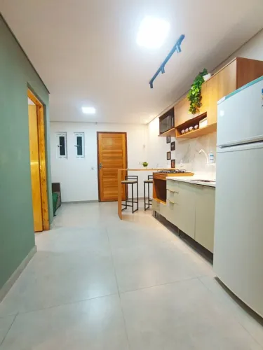 Casa com 1 dormitório, banheiro sala cozinha e lavanderia