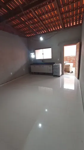 Vende-se Casa Ampla com Terreno Extra - Maracás/BA