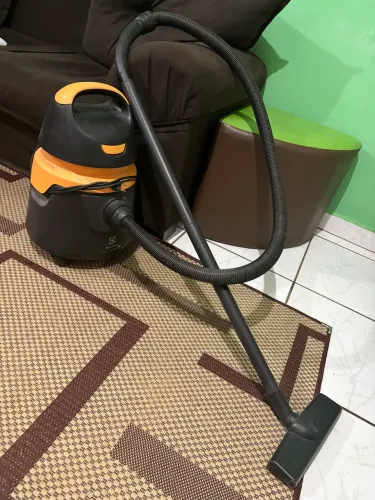 Aspirador de Pó Electrolux Funcionando Perfeitamente 