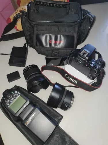 Kit camera SEMI NOVA Canon SL3 digital +2 lentes +1 flash +1 CASE+carregador- FAÇA OFERTA