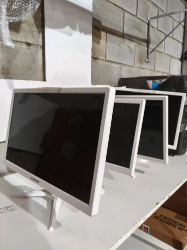 MONITOR 19 OU 21 PLANO BRANCO - LEVE AVARIA