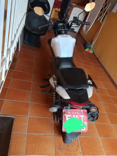 Moto e carro a venda