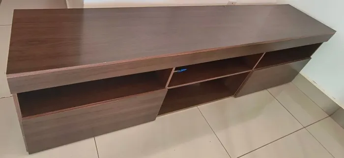 Rack 1,75 cm de comprimento x 34 cm de profundidade e 48 cm de altura.