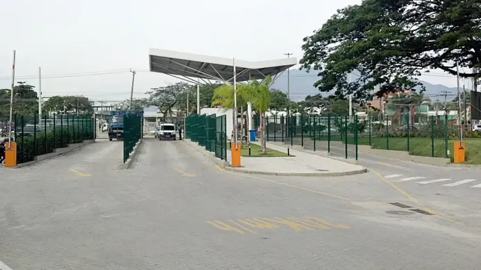 aluguel de galpão comi 883 metros quadrados na Taquara, Jacarepaguá - Rio de Janeiro - RJ
