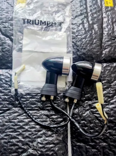 PAR DE PISCAS EM LED TRIUMPH BONNEVILLE 