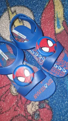 Vende se sapatos de bebê novos.nunca foram usados 