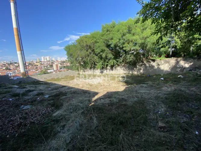 Área comercial com 840 m² na Avenida Raposo Tavares em Piracicaba