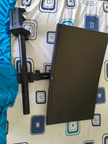 Munitor curvado 144hz funcionando normalmente, vendo ou troco 