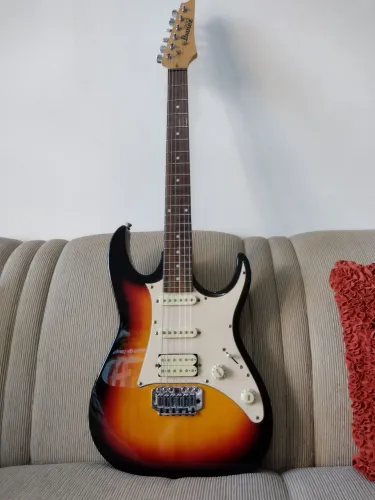 Guitarra Ibanez Gio stratocaster