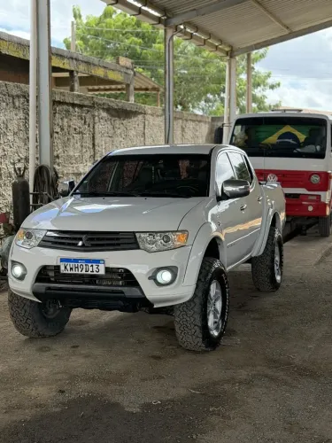 Mitsubishi L200 Triton HPE 3.2 CD TB Int.diesel AUT 2014