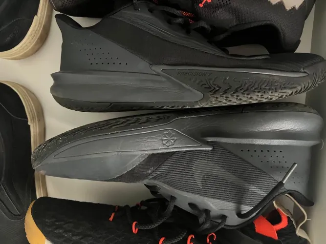 Tênis Nike Precision 7