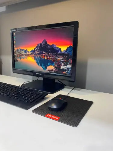 Computador Lenovo Completo Mini Pc e Monitor