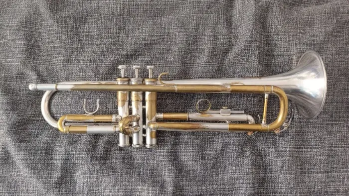 Trompete Yamaha Ytr-2335