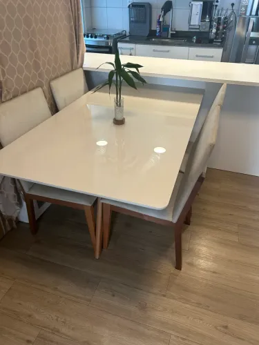 Mesa vidro com 4 cadeiras off white