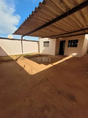 Casa com 3 quartos, Jardim Floresta - Rio Verde