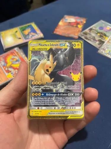 Card Pikachu e Zekrom-GX - Coleção 30 anos