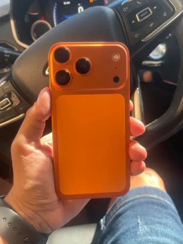 iPhone XR com carcaça 17 pro 128GB