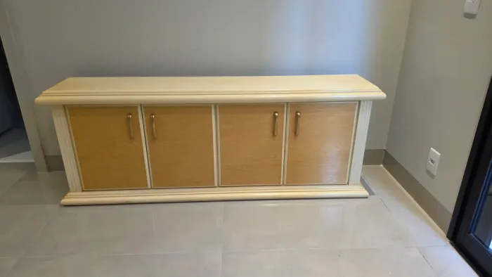 Vendo aparador. Otimo estado. 600 reais