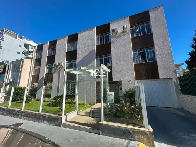 Apartamento 01 dormitório para locação, em excelente localização no bairro Coqueiros, Flor