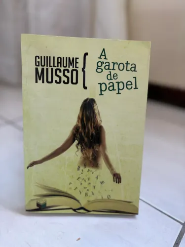 Livro A Garota De Papel