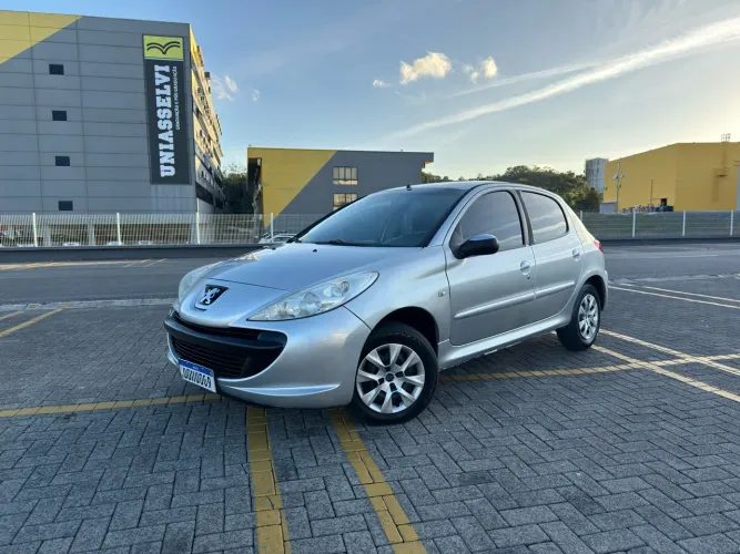 Peugeot 207 XR Sport 1.4 Flex 8V 5P 2013