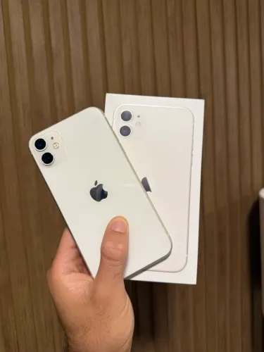 iPhone 11 64GB Branco