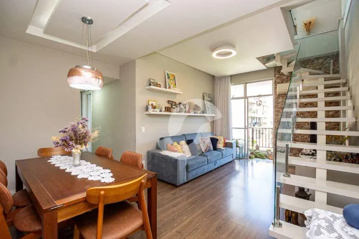 Cobertura Duplex, em Icaraí, a poucos passos da Praia e todo comércio.
