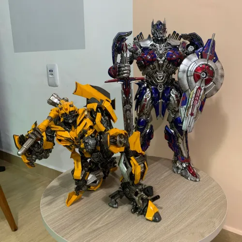 Optimus Prime e Bumblebee ThreeA 3A Last Knight Último Cavaleiro Transformers N Hot Toys