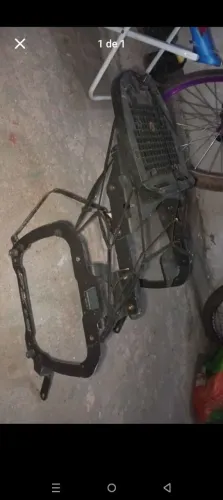 Suporte para baú vai com três baús ,dois laterais e um traseiro da FZ15