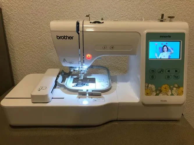 Bordadeira Brother PE560L