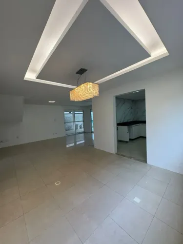Casa de Condomínio Alto Padrão Calhau