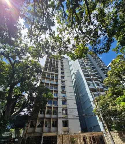 Ed. Lourenço Monteiro Lopes - 2/4 - Vaga Privativa - R$ 450.000,000 - Batista Campos 