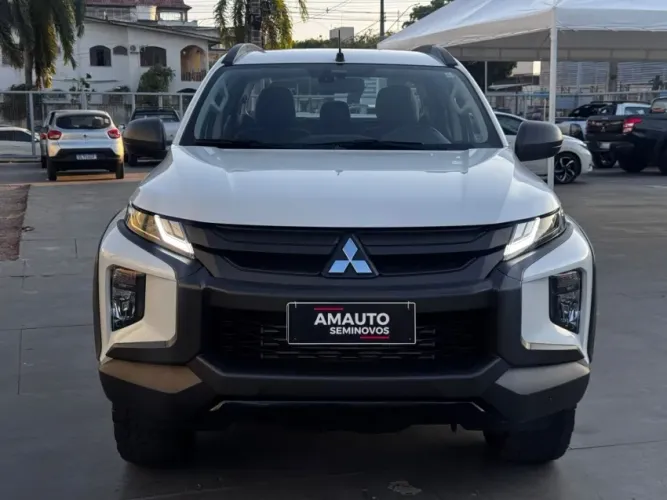 Mitsubishi L200 Tri. Outdo. GLS 2.4 CD 4X4 Die. AUT 2025
