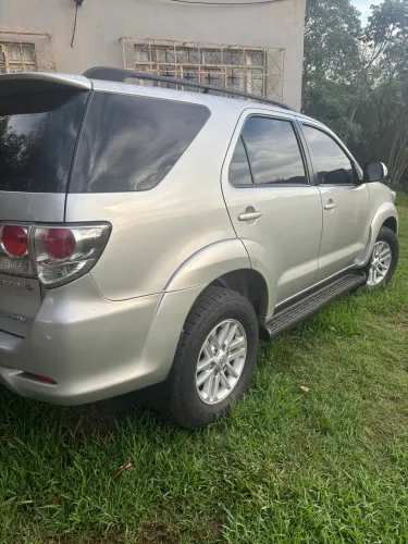 Toyota Hilux SW4 SRV D4-d 4X4 3.0 TDI Dies. AUT 2013