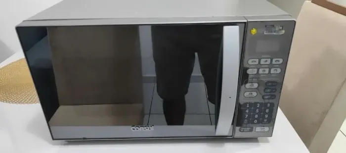 Microondas cônsul 20L - Em ótimo estado.