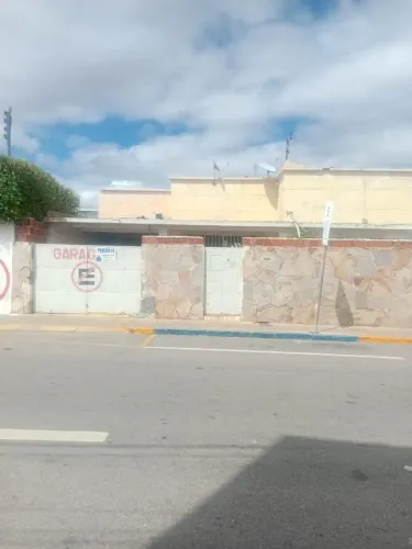Vende-se casa no centro de Petrolina