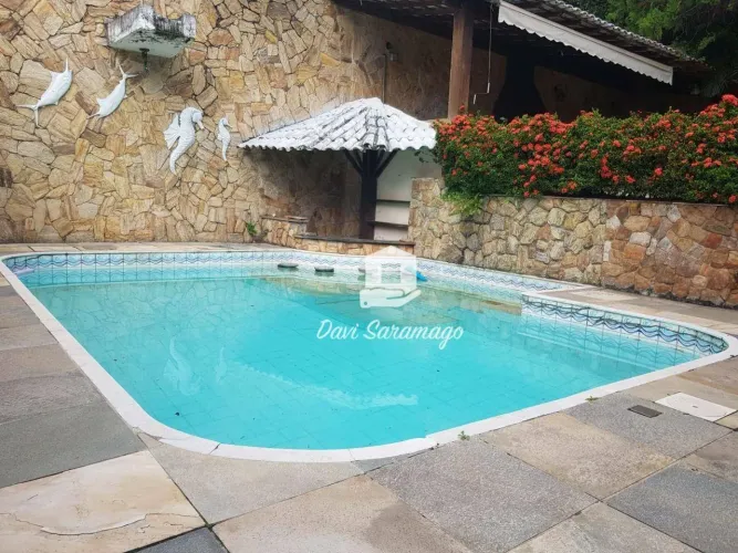Casa com 4 quartos à venda, 327 m² - Itaipu - Niterói/RJ