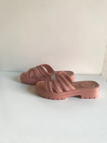 Vendo sandália feminina 