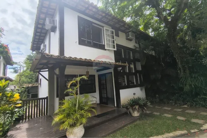 Casa à Venda no Condomínio Flamboyant Praia de Manguinhos, Búzios/RJ | Imóvel com RGI e A