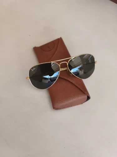 Vendo óculos Ray-Ban modelo aviador 
