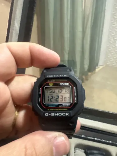 Vendo g-shock dw- 5600 novo.