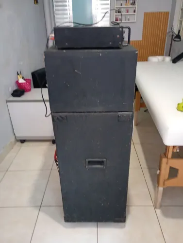 Caixa de som amplificada.grave.15800rms..medio.350rms..mesa.2500rms